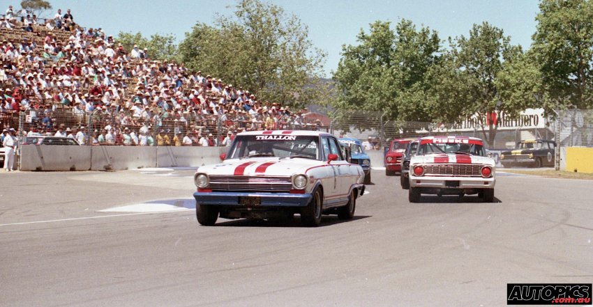 Qld_s-Don-Thallon-Chev-Nova-leads-WA_s-Bill-Meeke-Falcon-Sprint-Adelaide-1989.-Autopics.com_.au-